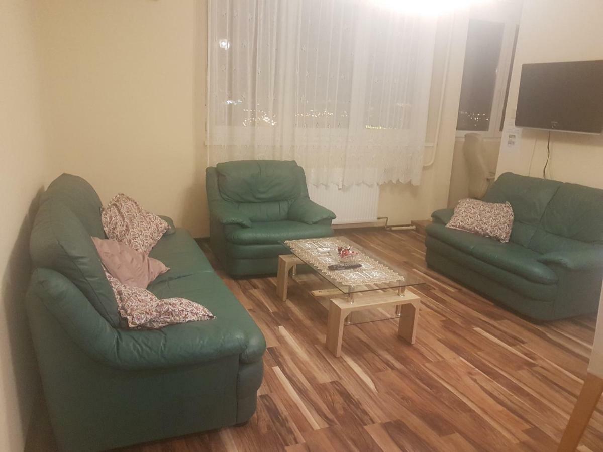 Vegas Zuglo بودابست المظهر الخارجي الصورة